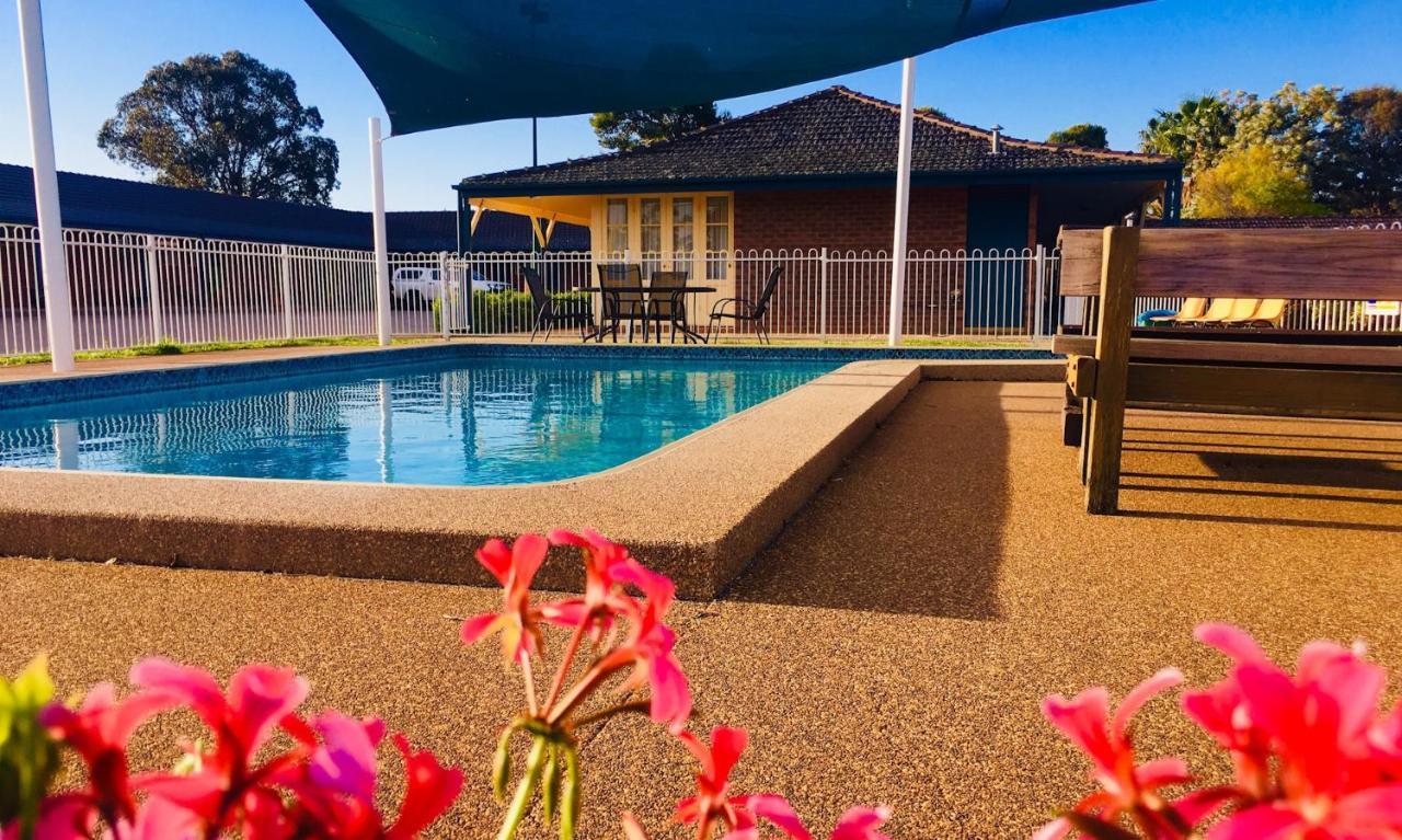 Bushman'S Motor Inn Parkes Ngoại thất bức ảnh